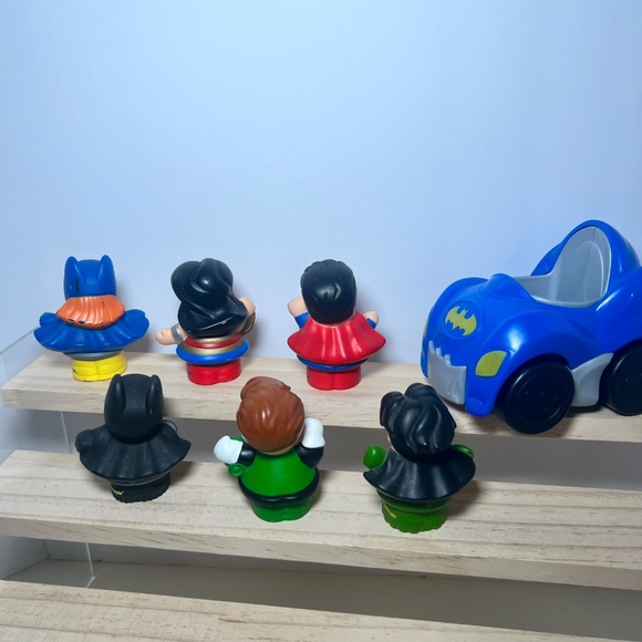Fisher Price Little People DC Character Lot 6 Figures and Car - Picture 3 of 3